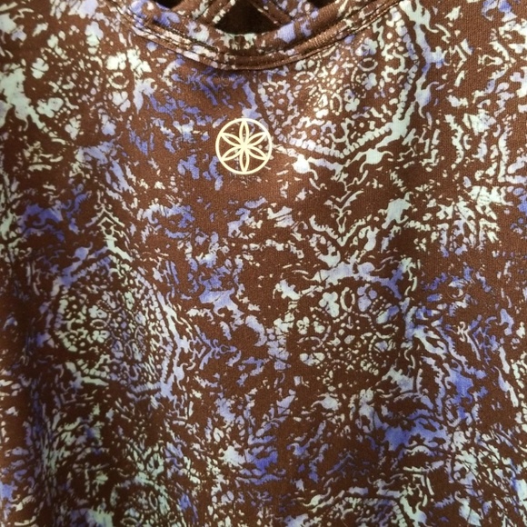 NWT GAIAM yoga tank - Picture 4 of 6